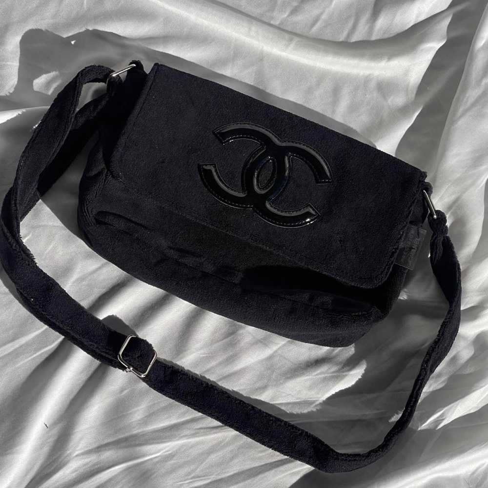 CHANEL Authentic Precision GWP